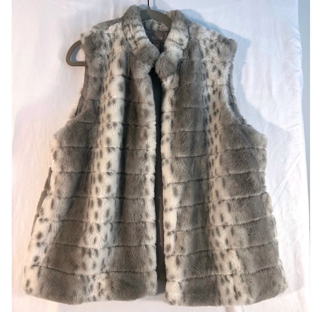 Chico's Grey White Faux Fur Leopard Print Vest Stand Collar Size 3 Boho Luxury